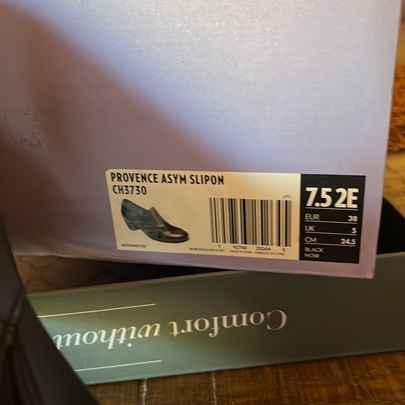 Aravon slip on shoes - Picture 4 of 5